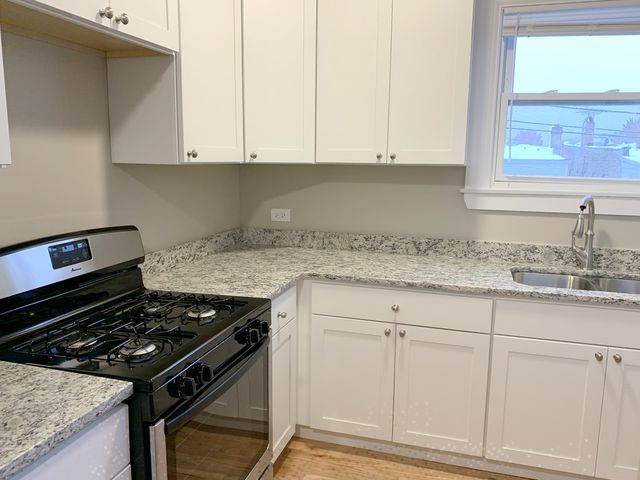 1921 Grove Avenue 37, Berwyn, IL 60402