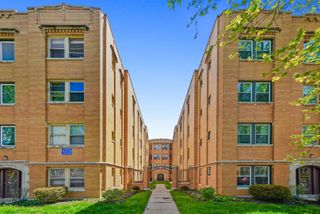1921 Grove Avenue 37, Berwyn, IL 60402