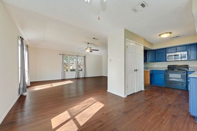 708 Shady Creek Trail, Mesquite, TX 75150