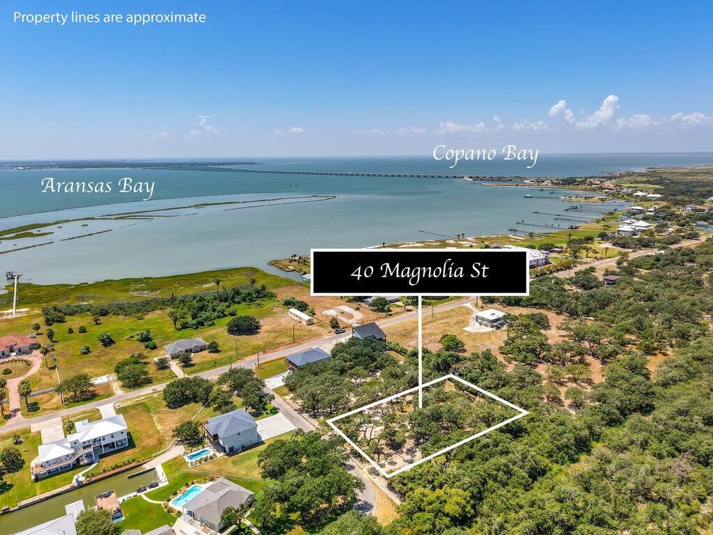 40 Magnolia St, Rockport, TX 78382 — photo 2