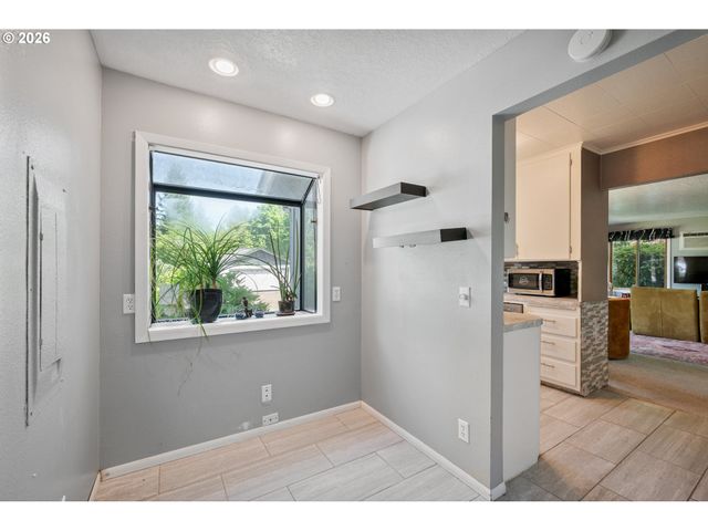 111 APPLEMAN Dr, Castle Rock, WA 98611