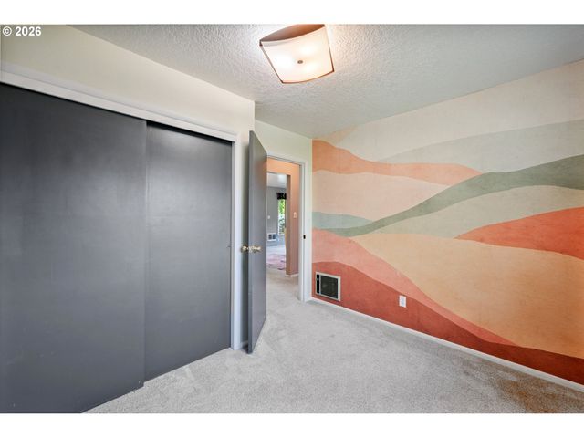 111 APPLEMAN Dr, Castle Rock, WA 98611