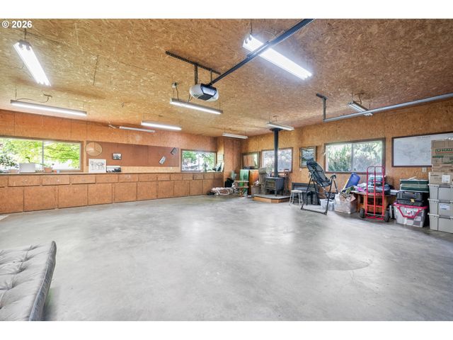 111 APPLEMAN Dr, Castle Rock, WA 98611