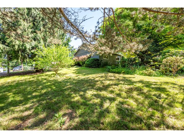 111 APPLEMAN Dr, Castle Rock, WA 98611