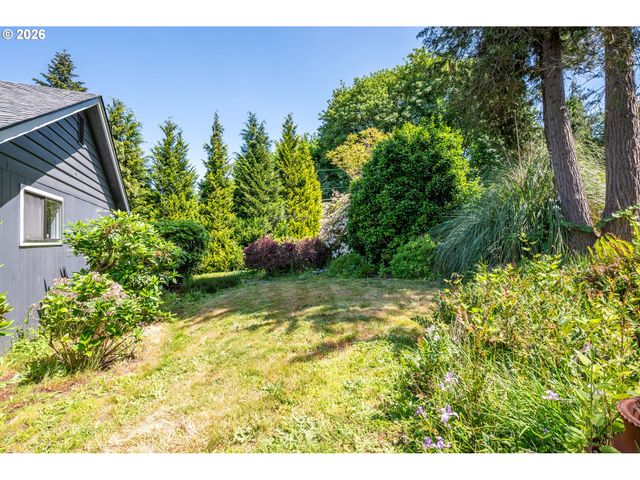 111 APPLEMAN Dr, Castle Rock, WA 98611