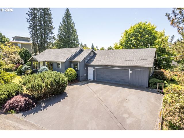 111 APPLEMAN Dr, Castle Rock, WA 98611