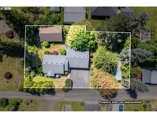 111 APPLEMAN Dr, Castle Rock, WA 98611