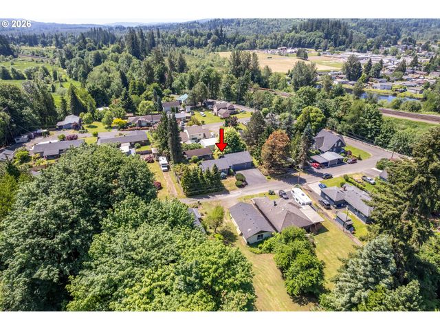 111 APPLEMAN Dr, Castle Rock, WA 98611