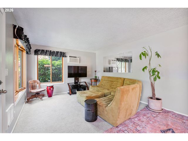 111 APPLEMAN Dr, Castle Rock, WA 98611
