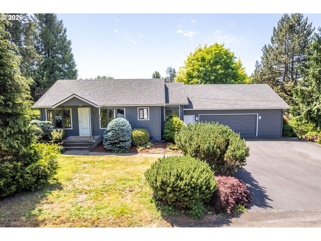 111 APPLEMAN Dr, Castle Rock, WA 98611