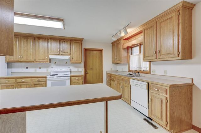 2908 Woodgate Drive, Pittsburg, KS 66762