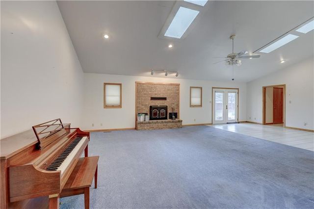 2908 Woodgate Drive, Pittsburg, KS 66762