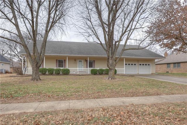 2908 Woodgate Drive, Pittsburg, KS 66762