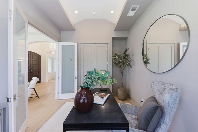 3990 Laguna Avenue, Palo Alto, CA 94306