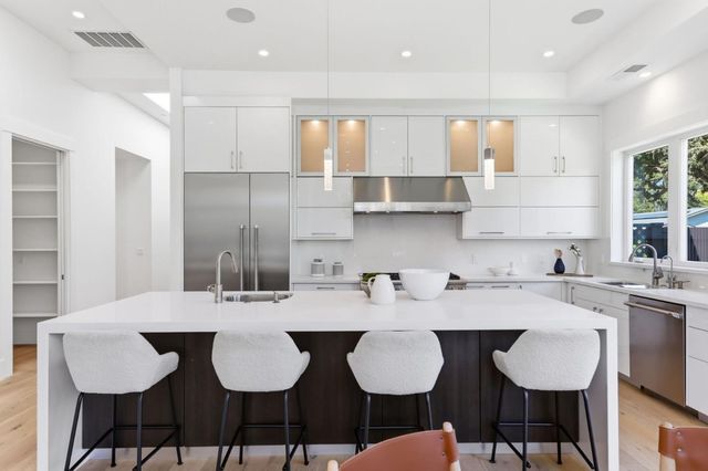 3990 Laguna Avenue, Palo Alto, CA 94306