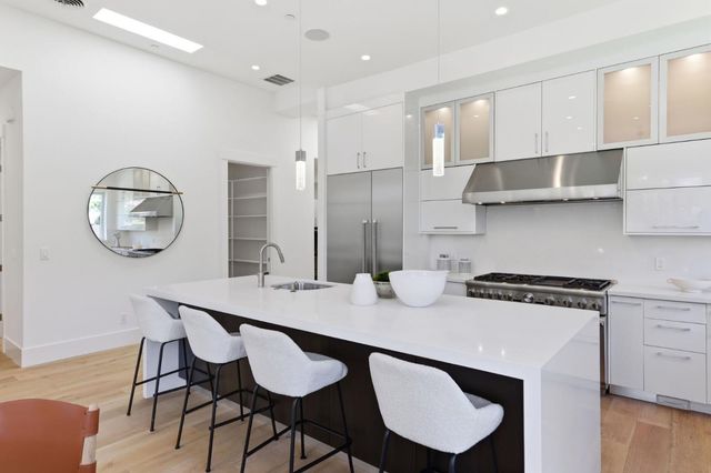 3990 Laguna Avenue, Palo Alto, CA 94306