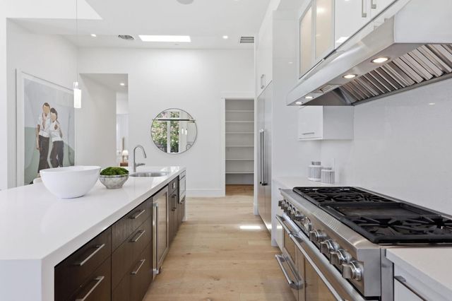 3990 Laguna Avenue, Palo Alto, CA 94306