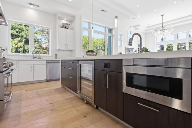 3990 Laguna Avenue, Palo Alto, CA 94306