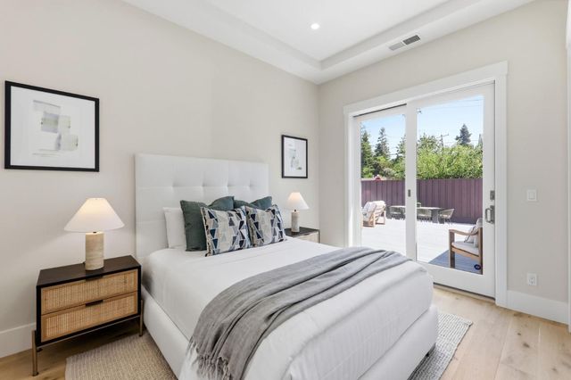 3990 Laguna Avenue, Palo Alto, CA 94306