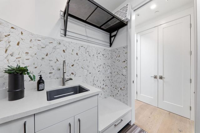 3990 Laguna Avenue, Palo Alto, CA 94306