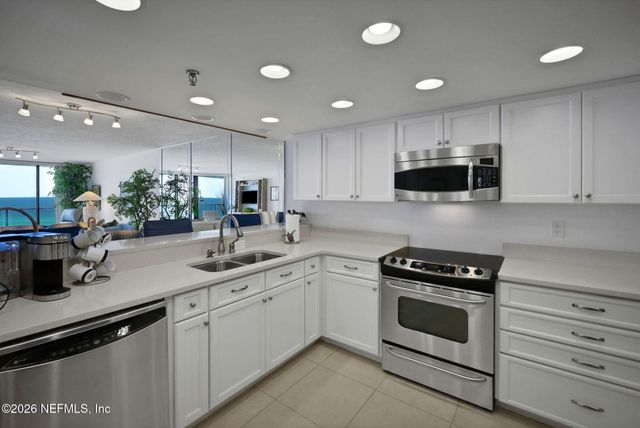 1221 1ST Street S 6A, Jacksonville Beach, FL 32250
