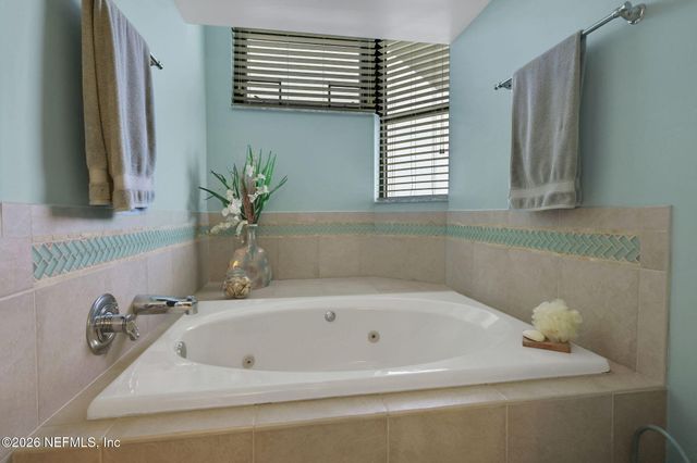 1221 1ST Street S 6A, Jacksonville Beach, FL 32250