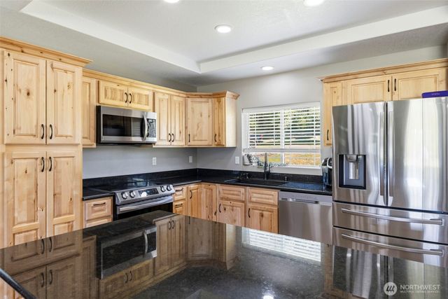 819 Middle Fork Road, Onalaska, WA 98570