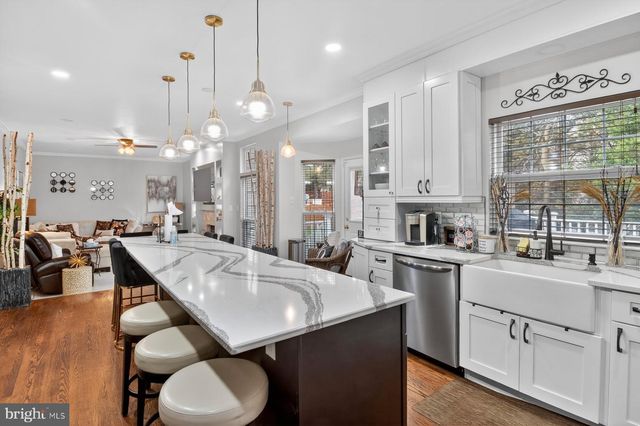 7059 CALVERT DR, Elkridge, MD 21075