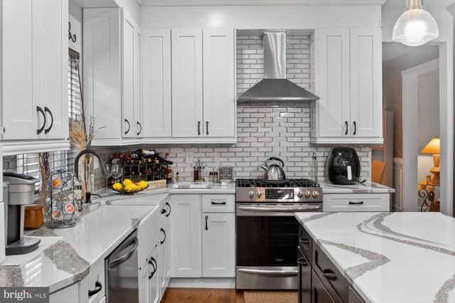 7059 CALVERT DR, Elkridge, MD 21075