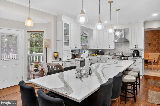 7059 CALVERT DR, Elkridge, MD 21075