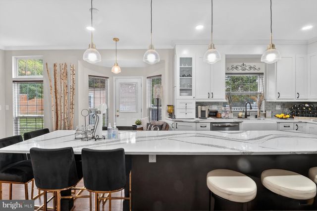 7059 CALVERT DR, Elkridge, MD 21075