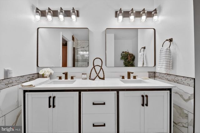 7059 CALVERT DR, Elkridge, MD 21075