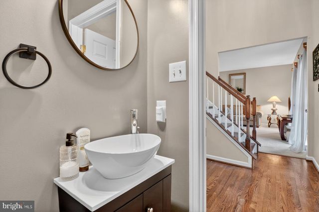 7059 CALVERT DR, Elkridge, MD 21075