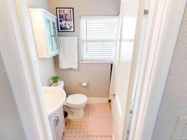128 Claremont Ave, San Antonio, TX 78209