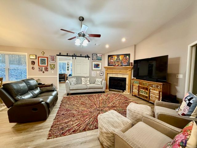 3 Belleza Place, Hot Springs Village, AR 71909