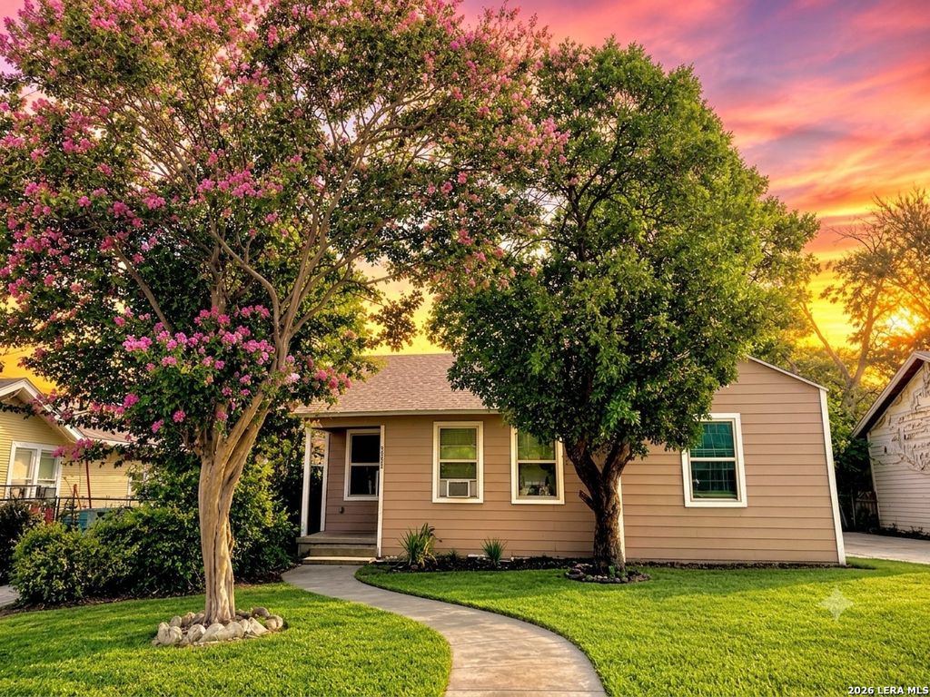 1519 Steves, San Antonio, TX 78210