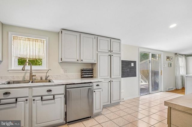 1217 PINE AVE, Shady Side, MD 20764