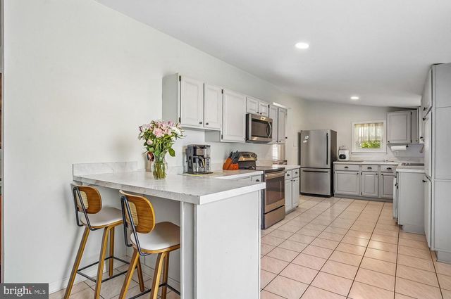 1217 PINE AVE, Shady Side, MD 20764