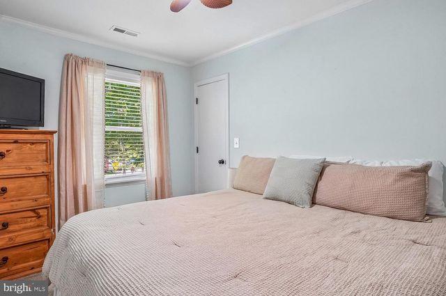 1217 PINE AVE, Shady Side, MD 20764