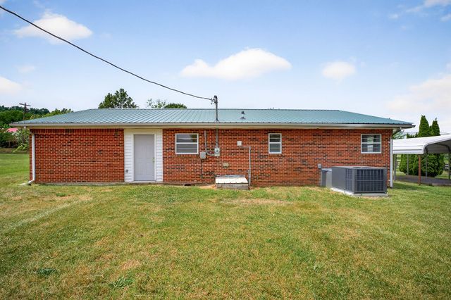 1372 Jamestown Hwy, Livingston, TN 38570