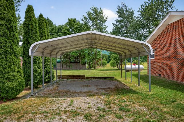1372 Jamestown Hwy, Livingston, TN 38570
