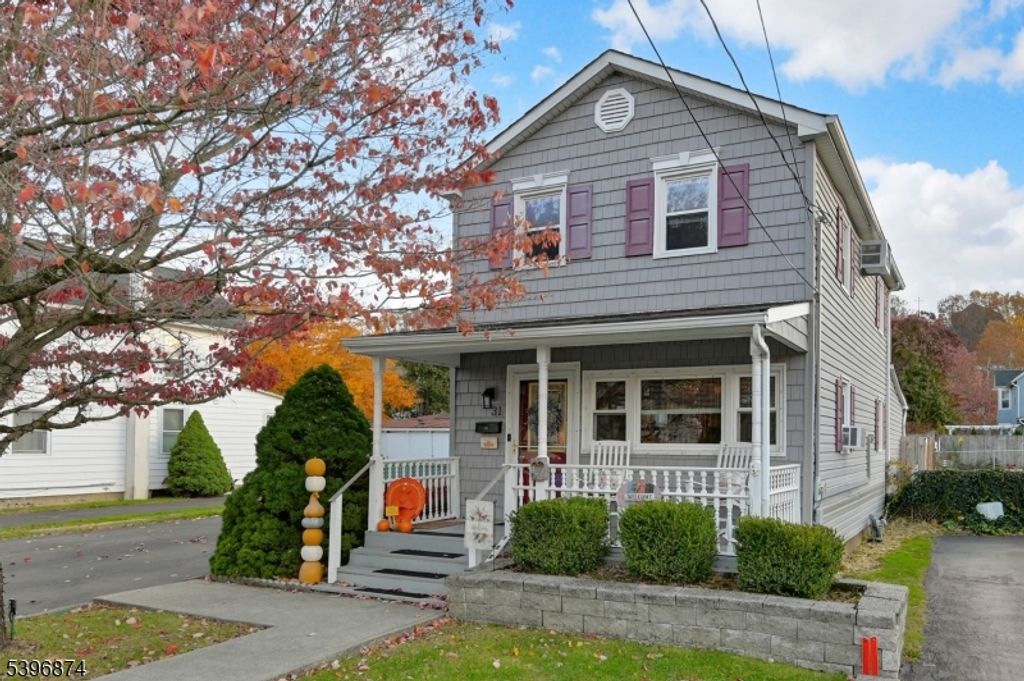 31 Hamilton St, Bloomingdale Boro, NJ 07403