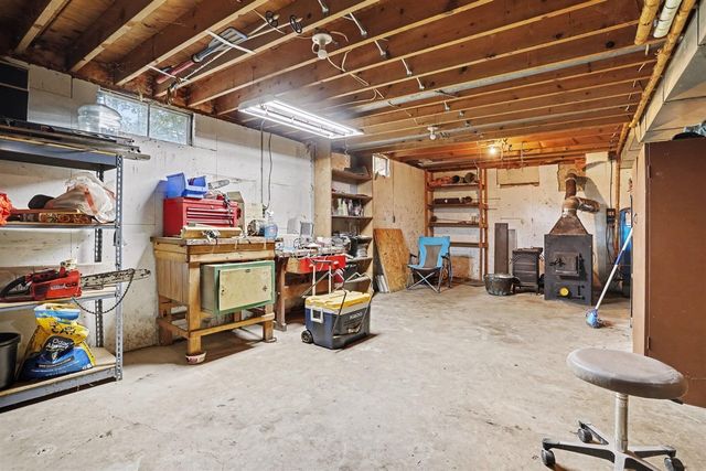 11091 W Drive, Bellevue, MI 49021