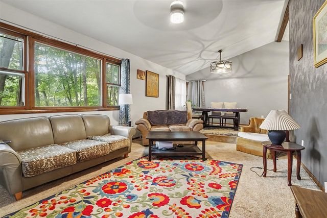 11091 W Drive, Bellevue, MI 49021