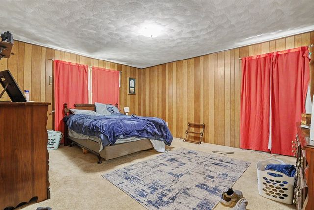 11091 W Drive, Bellevue, MI 49021