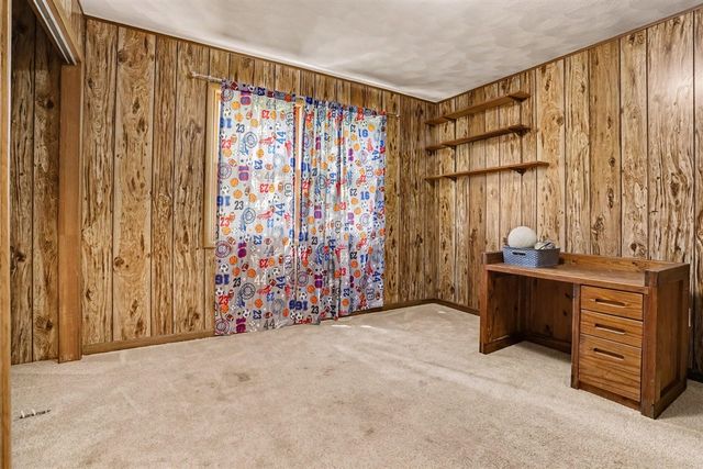 11091 W Drive, Bellevue, MI 49021