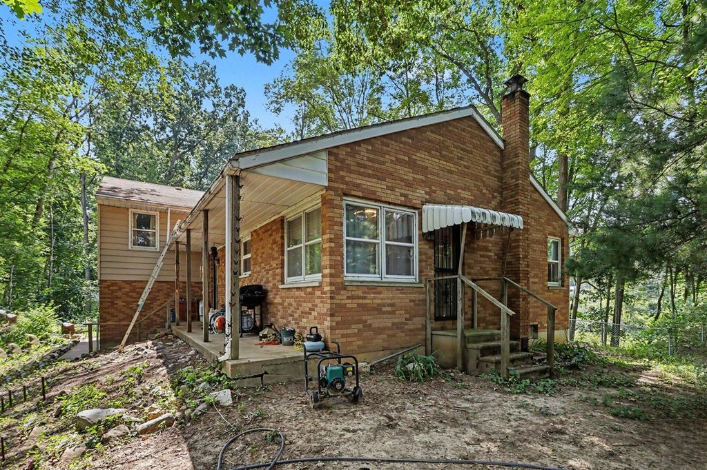 11091 W Drive, Bellevue, MI 49021
