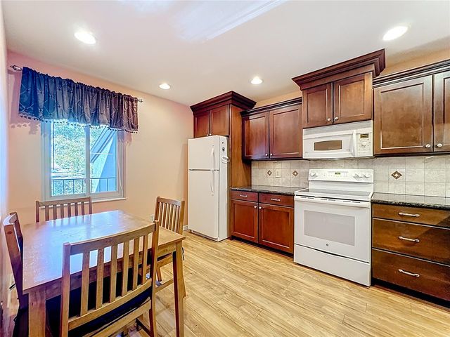 2 ESCONDIDO CIRCLE 190, Altamonte Springs, FL 32701