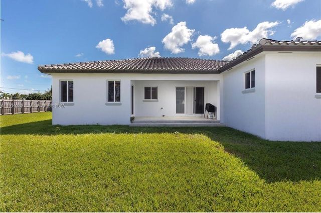 9341 SW 174th St, Palmetto Bay, FL 33157