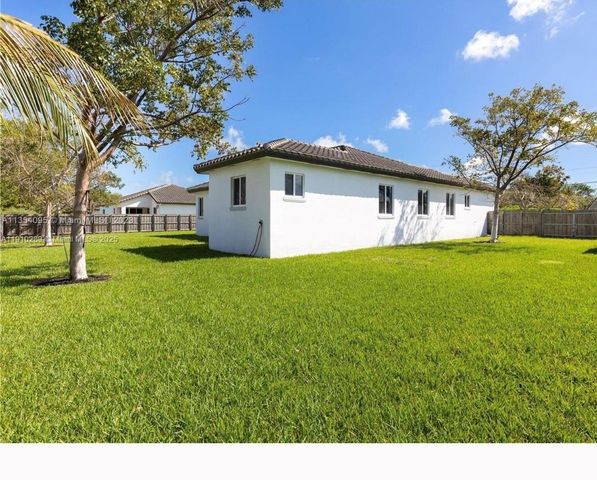 9341 SW 174th St, Palmetto Bay, FL 33157